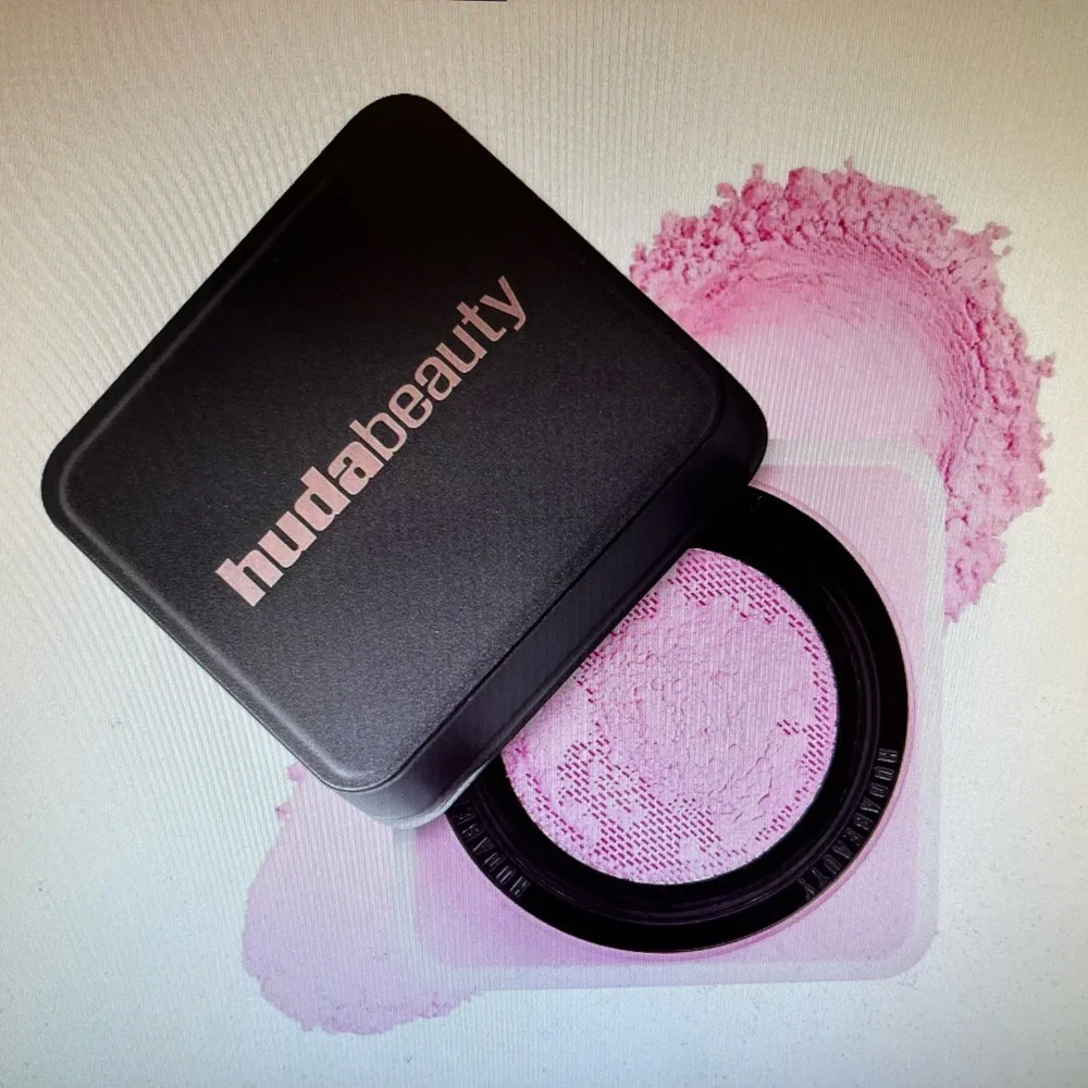 HUDA BEAUTY EASY BAKE BLURRING LOOSE SETTING POWDER IN UBE BIRTHDAY CAKE NWT!